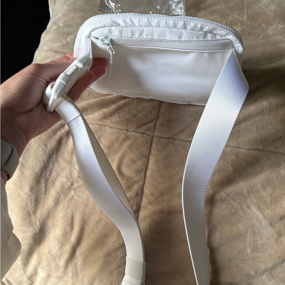Lululemon white belt bag - Picture 2 of 2